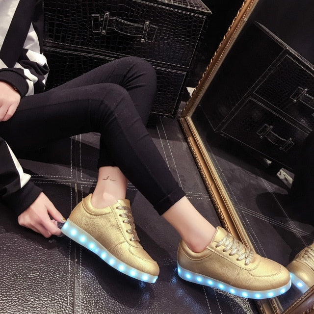 High Quality Eur Size 27-42 7 Colors Kid Luminous Sneakers Glowing USB Charge Boys LED Shoes Girls Footwear LED Slippers White